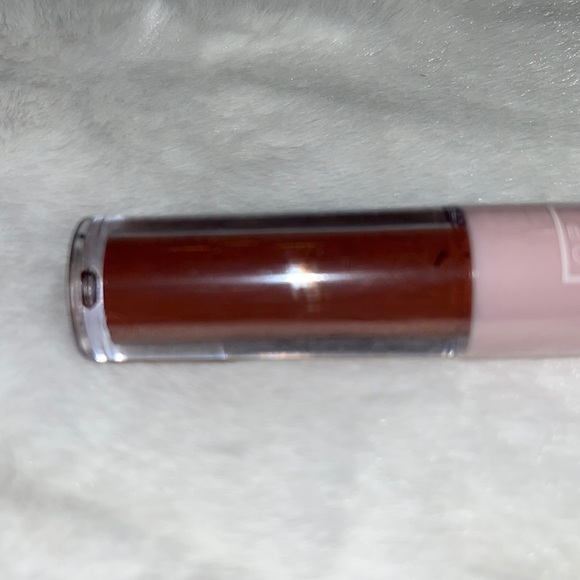 3/$12 The Beauty Crop Liquid Eyeshadow Duo in Cinnamon & Fudge - Picture 3 of 6